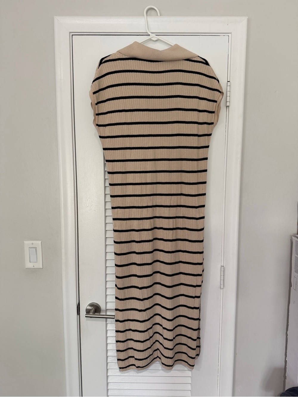 Women's Striped V-Neck Collared Knit Maxi Dress in Cream & Black Size XL (14-16) - Picture 6 of 6